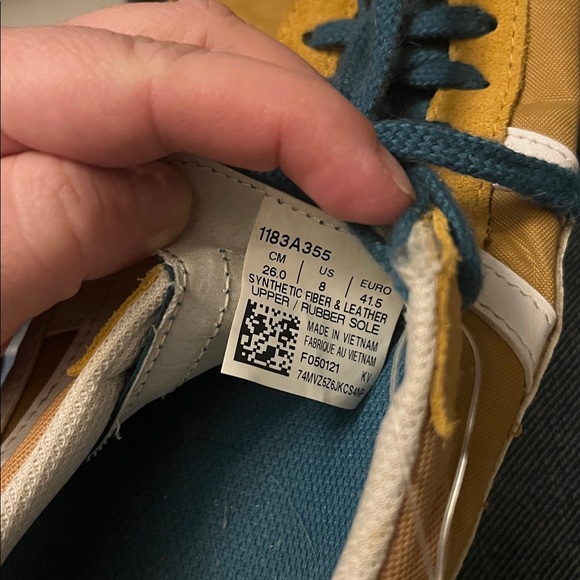 Onitsuka Tiger by Asics Yellow size 8 - Picture 3 of 6